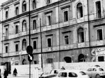 "La socia", l'edificio barese abbattuto nel 1962 noto all'epoca per essere stato il teatro di attivit� di contrabbando, prostituzione e ripetute aggressioni